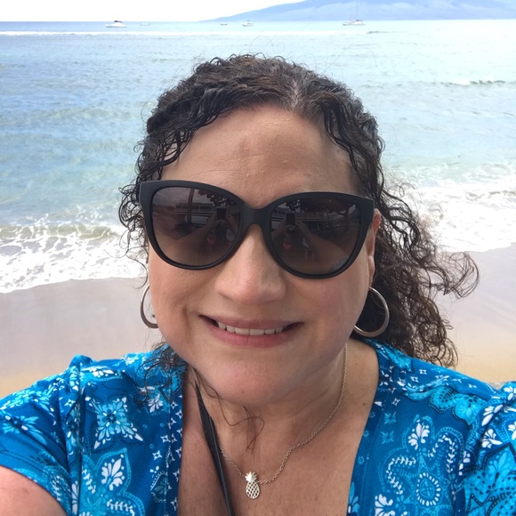 Meet your Posher, Christy - Picture 4 of 5